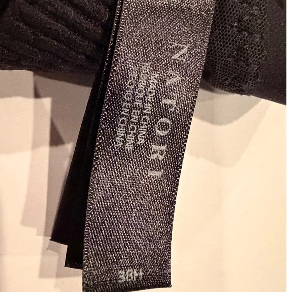Natori Black Lace Trim Full Coverage Contour Bra 38H Underwire Adjustable Straps